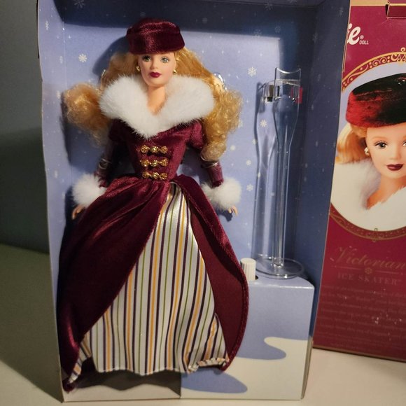 Mattel Victorian Ice Skater Barbie Doll with Music Box 2000 Special Edition - Picture 2 of 8